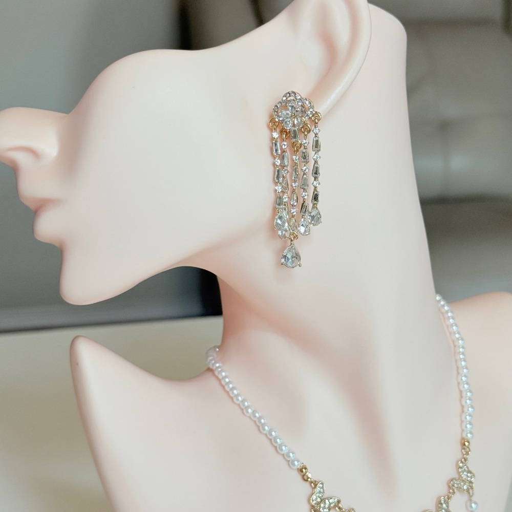 ⚜️ Elegant Gold and Silver Dangle Earrings